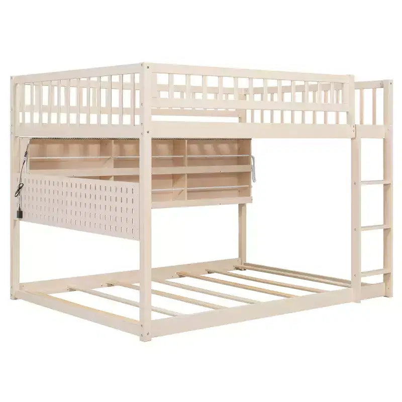 Litera moderna baja de cama doble sobre cama doble con almacenamiento, estantes iluminados y panel perforado