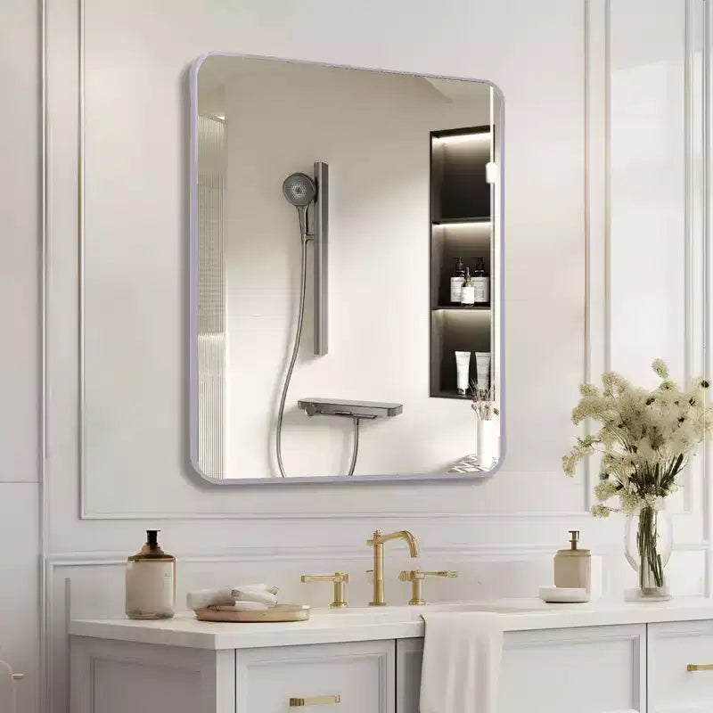 Quadratischer Badezimmerspiegel mit Metallrahmen zur Wandmontage