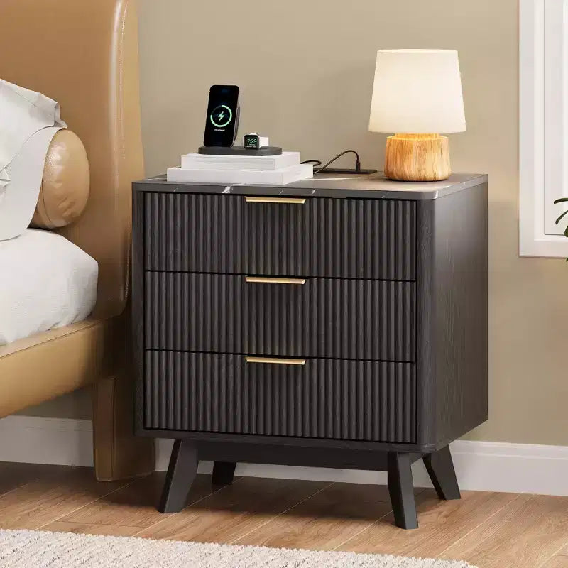 Table de chevet, table de nuit de 24'' avec station de recharge et 3 tiroirs, table de chevet moderne en bois de style milieu du siècle pour chambre, table d'appoint pour salon