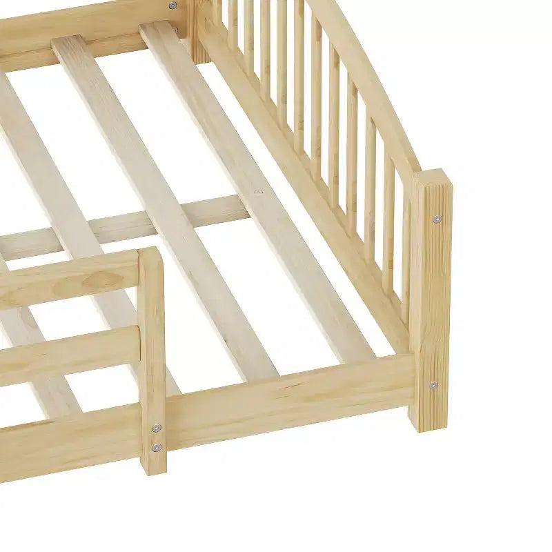 Cama Montessori de tamaño completo y perfil bajo con barandillas de seguridad y cabecera