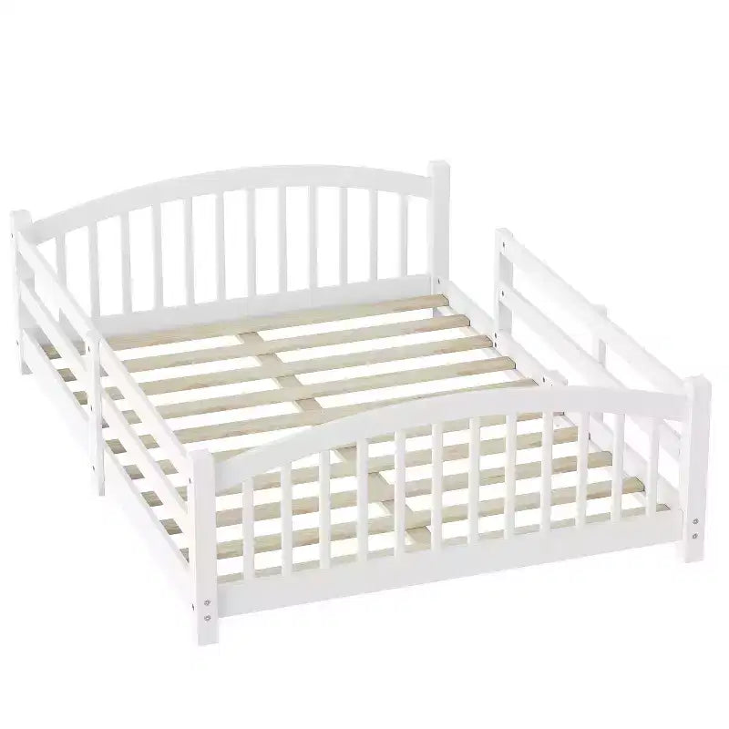 Cama Montessori de tamaño completo y perfil bajo con barandillas de seguridad y cabecera