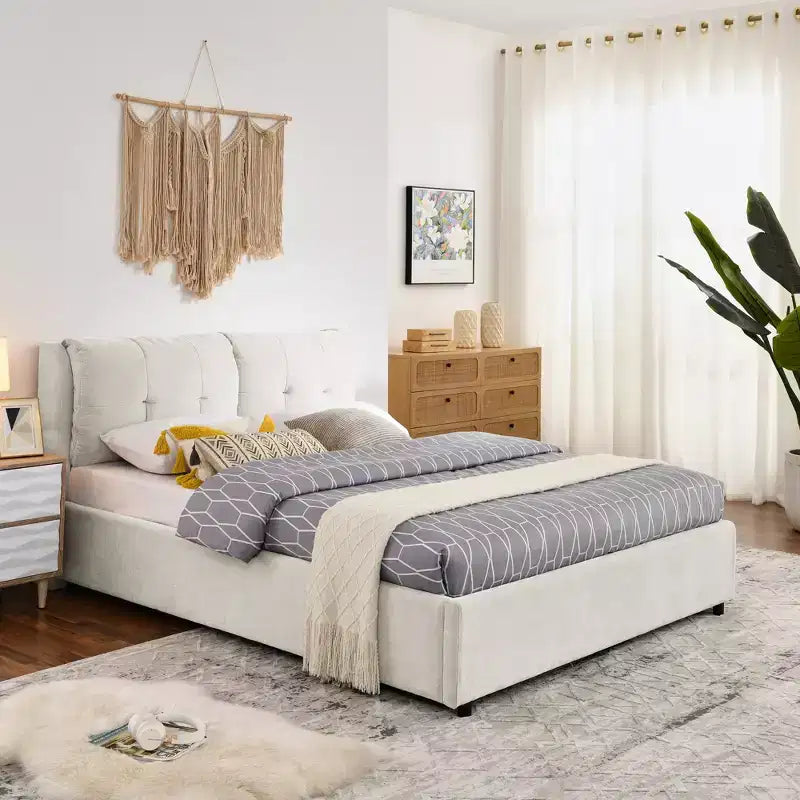 Estructura de cama con plataforma y espacio de almacenamiento, tapizada en chenilla y con cabecera acolchada