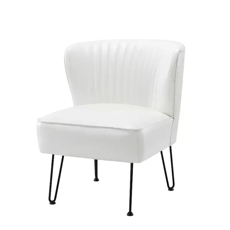 Chaise d’appoint contemporaine en similicuir végétalien avec dossier capitonné et pieds en métal